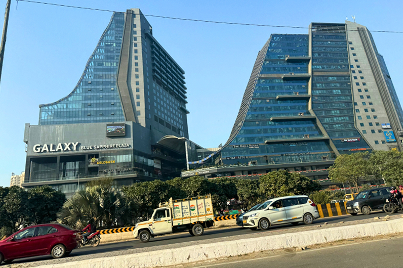 galaxy-blue-sapphire-plaza